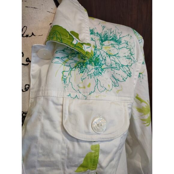 Denim top Floral Size Medium Summer Botanical Art 3/4 Sleeve White Green Jacket - Picture 2 of 7